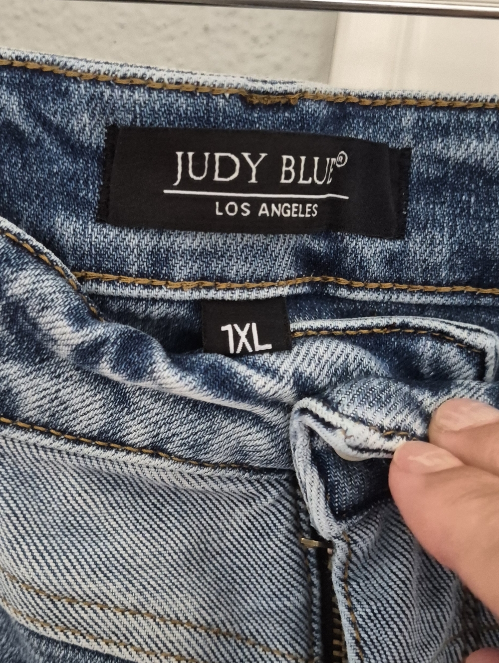 Judy Blue Twice As Much Full Size Run Two-Tone Yoke Shorts 1XL - Picture 8 of 12